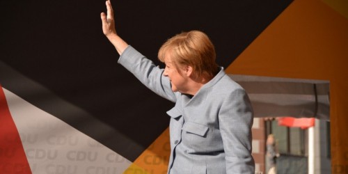 L’erede della Merkel rinuncia alla candidatura per la cancelleria nel 2021