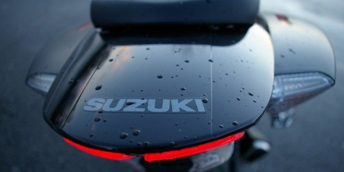 Katana, l’icona delle 2 ruote Suzuki, debutta negli Showroom auto