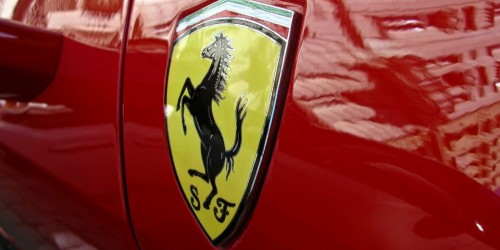 Ferrari decide la sospensione della produzione di Maranello e Modena