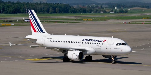 Francia, via al piano per salvare Air France