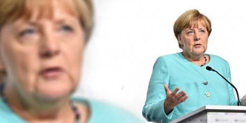 Merkel: «Siamo con l'Italia, pronti a fare di più»
