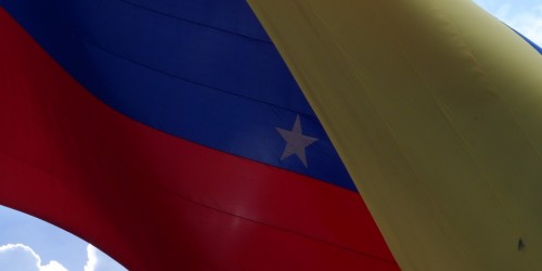 Venezuela, Guaidó lancia ultimatum a Maduro: “Il tempo a tua disposizione è finito”