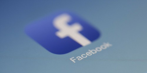 Facebook, spot politici banditi negli USA?