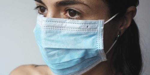 Coronavirus, ”le mascherine riducono anche l’effetto del virus”. Lo studio
