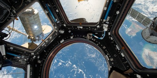 La Crew Dragon di SpaceX si è sganciata dalla Stazione Spaziale Internazionale