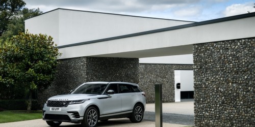 Nuova Range Rover Velar: scelta di potenza per il suv di lusso ibrido