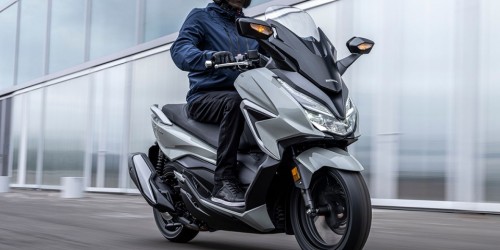 La famiglia degli scooter Honda Forza si potenzia