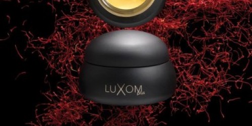 Luxom: arriva la cosmetica Antiaging con "Effetto Wow"
