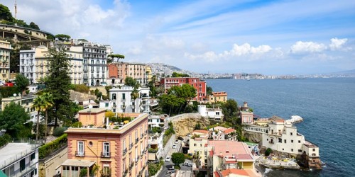 Campania, “il 90% di asintomatici è dato dal clima”