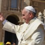 Papa: basta violenze contro le donne, "è oltraggiare Dio"