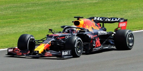F1, Verstappen crea il suo team tra pista ed eSports