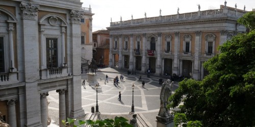Roma, FdI sul caso Lucarelli: “Via delega alla sicurezza”