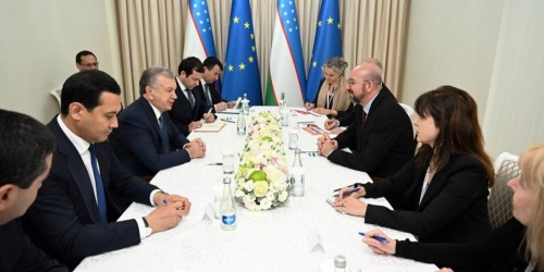 Uzbekistan, il Presidente Shavkat Mirziyoev al vertice "Unione Europea - Asia Centrale"