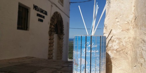 Puglia: nasce Calce Bianca, il profumo che ricrea le fragranze del centro storico di Ostuni