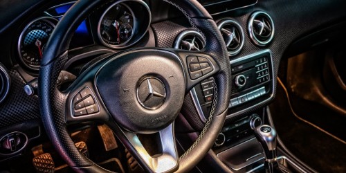 Mercedes Benz, via i veli dalla nuova EQA