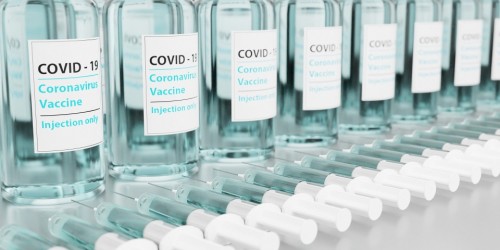 Il richiamo dell’Aifa per ricavare il maggior numero di dosi dai flaconi dei vaccini