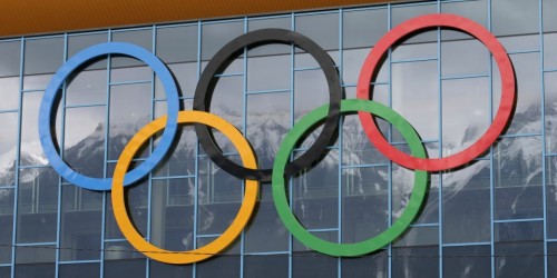 Olimpiadi, la torcia non passerà ad Osaka: troppi casi Covid