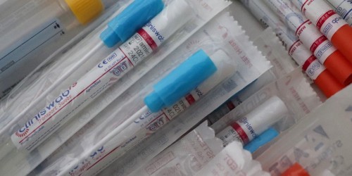 Tajani: «Tampone gratuito per chi non può vaccinarsi»