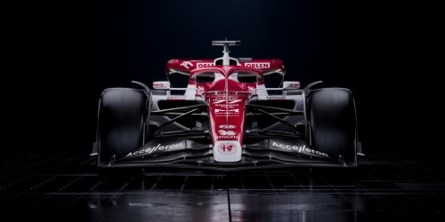 F1, via la mimetica, ecco la nuova Alfa Romeo bianco-rossa