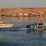 Migranti, intercettato peschereccio con 102 persone al largo di Crotone