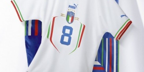 Calcio, Puma presenta il kit Away della Nazionale italiana