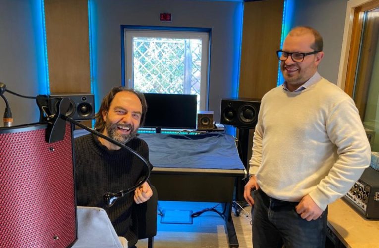 “Sintomi di felicità” diventa audiolibro con la voce di Neri Marcorè