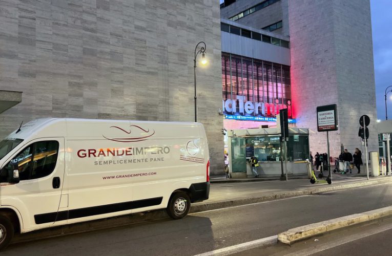 Grande Impero, Epifania con la Caritas di Roma per distribuire pasti ai senzatetto