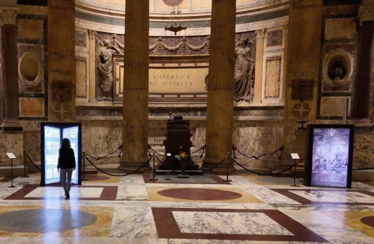 Annalaura di Luggo al Pantheon con Oculus-Spei