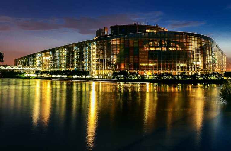 Parlamento europeo, istituito l’Ordine europeo al merito
