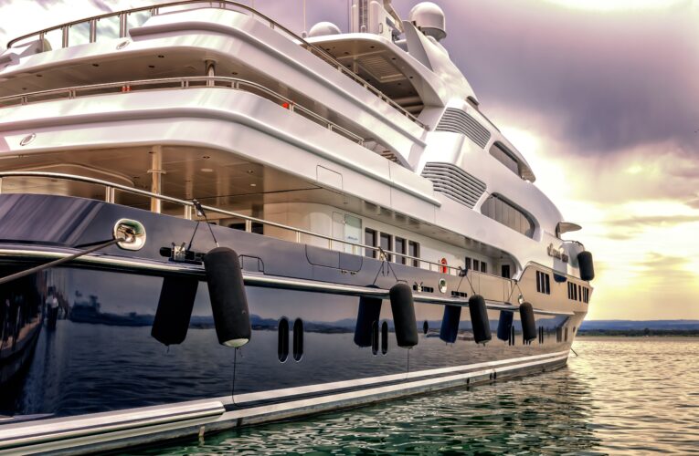 La stagione d’oro della nautica: la rotta tra Cannes, Monaco e Genova